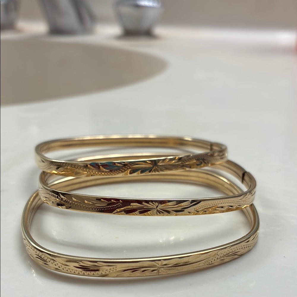 14 kt Gold Bangles Set